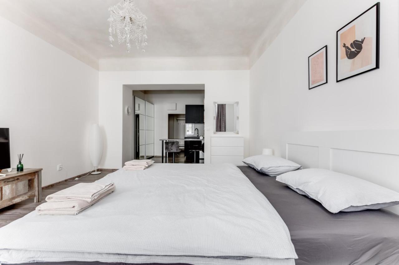 Lovely Apartments Heart Of Prague Exterior photo
