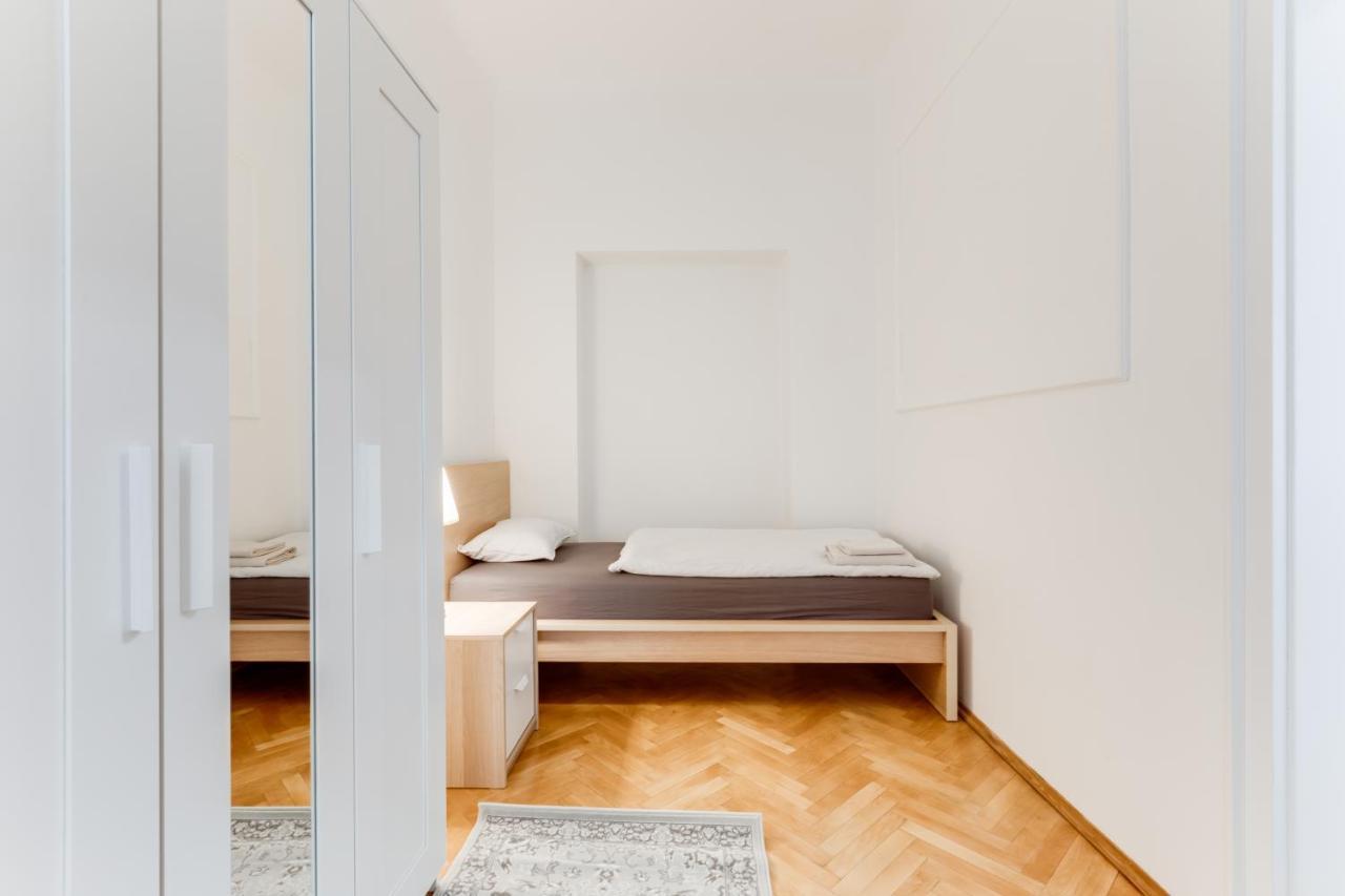 Lovely Apartments Heart Of Prague Exterior photo